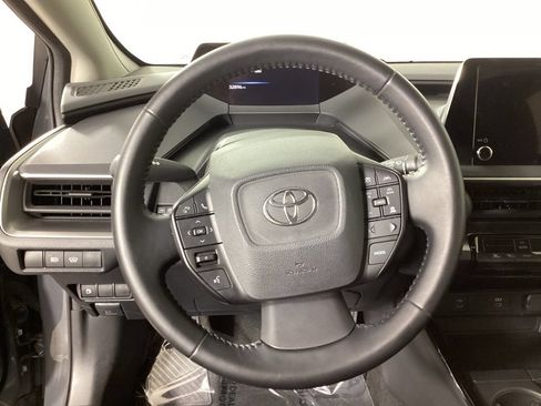 Used 2025 Toyota Prius LE FWD image 16