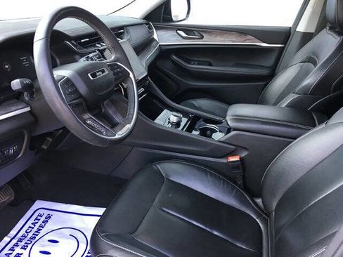 Used 2023 Jeep Grand Cherokee Limited image 15