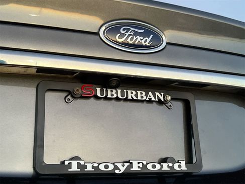 Used 2018 Ford Fusion SE w/ Fusion SE Technology Package image 12