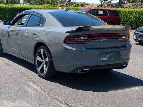 Used 2017 Dodge Charger SXT w/ Plus Group RWD image 8