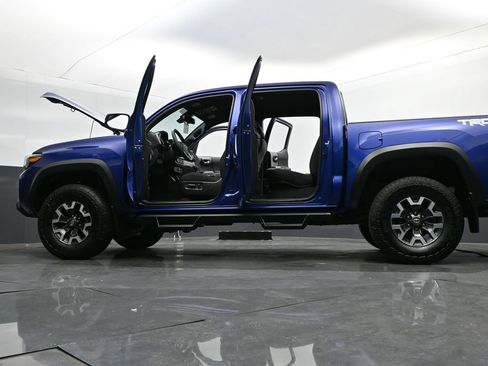 Used 2023 Toyota Tacoma TRD Off-Road w/ Black Out Package (TMS) AWD/4WD image 37