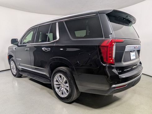 Used 2024 GMC Yukon SLT w/ SLT Luxury Package AWD/4WD image 6
