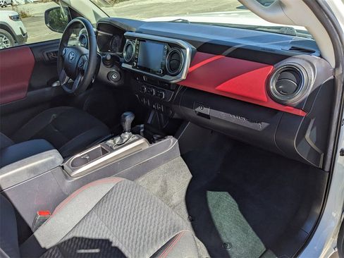Used 2022 Toyota Tacoma SR5 image 13