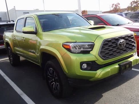 Used 2023 Toyota Tacoma TRD Sport image 3