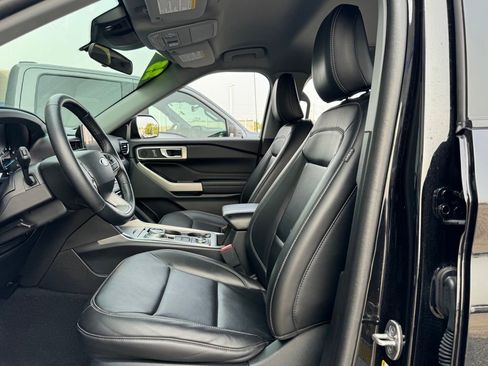Used 2023 Ford Explorer XLT w/ Equipment Group 202A image 24