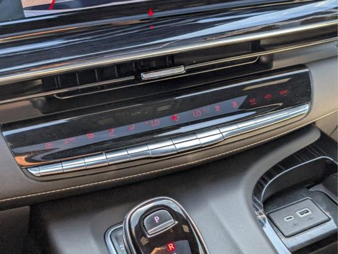 Used 2022 Cadillac Escalade ESV Sport image 30