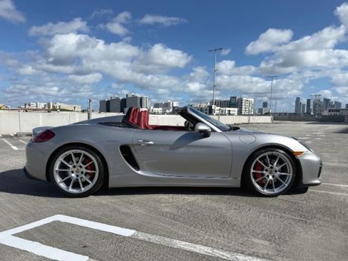 Used 2016 Porsche Boxster Spyder image 23
