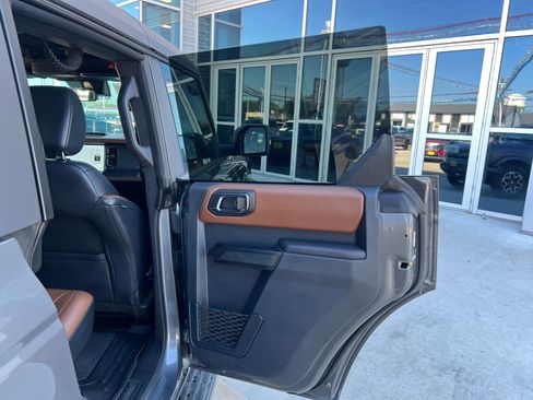 Used 2024 Ford Bronco Outer Banks AWD/4WD image 15