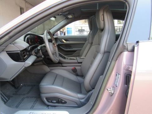 Used 2022 Porsche Taycan 4S image 12