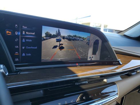 Certified 2024 Cadillac Escalade Premium Luxury Platinum image 23