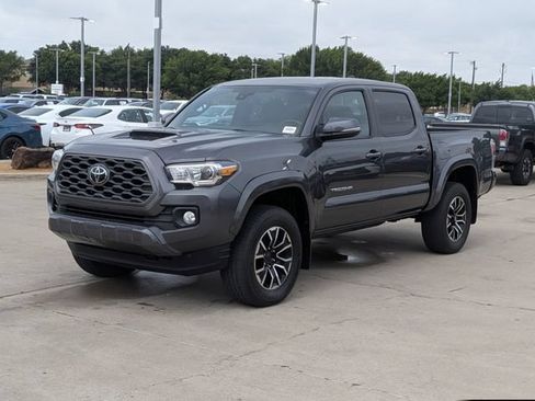 Used 2022 Toyota Tacoma TRD Sport w/ Technology Package AWD/4WD image 9