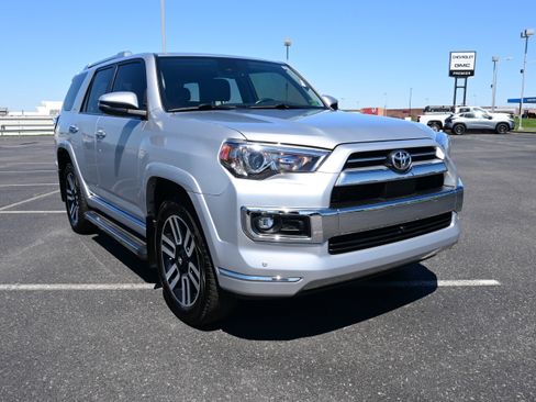 Used 2024 Toyota 4Runner Limited AWD/4WD image 2