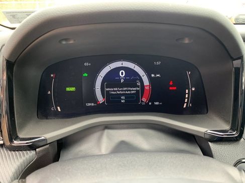 Used 2025 Toyota Camry SE image 30