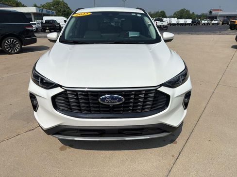 Used 2023 Ford Escape Platinum w/ Premium Technology Package image 8