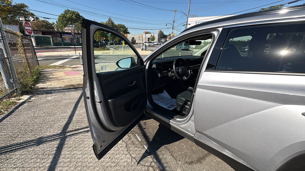 Used 2025 Hyundai Tucson Limited AWD/4WD image 10