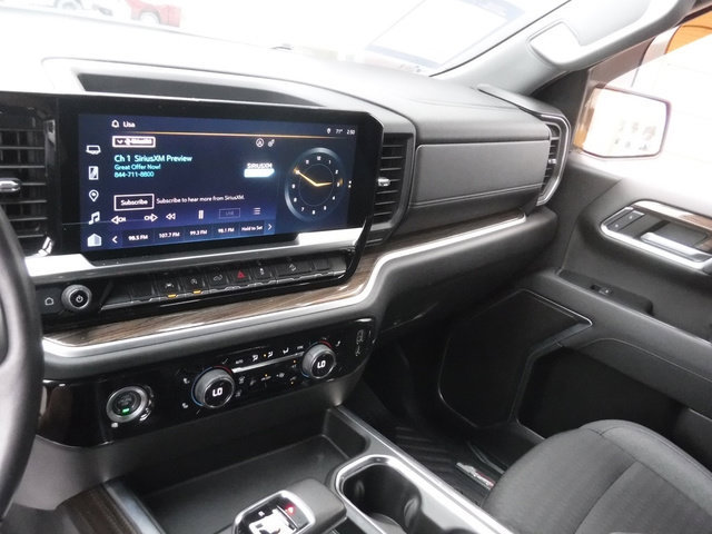 Used 2022 Chevrolet Silverado 1500 RST AWD/4WD image 32