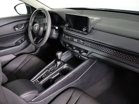 Used 2025 Honda Accord SE image 25