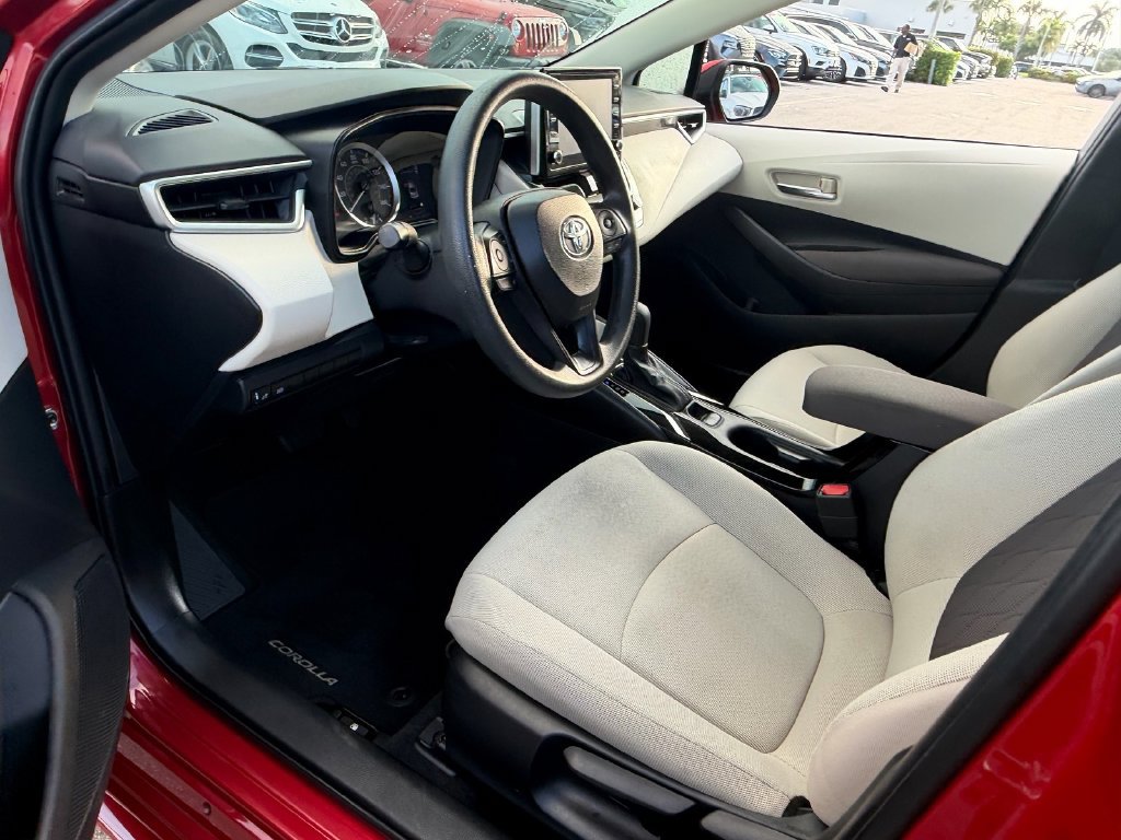 Used 2021 Toyota Corolla LE FWD image 11