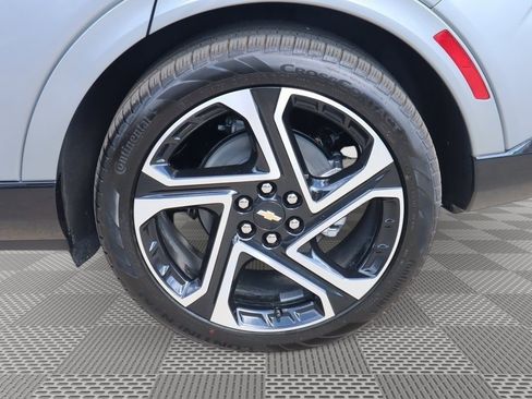 New 2025 Chevrolet Equinox EV LT w/ Convenience Package II image 17