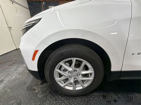 Certified 2024 Chevrolet Equinox LT w/ LPO, Floor Liner Package image 33