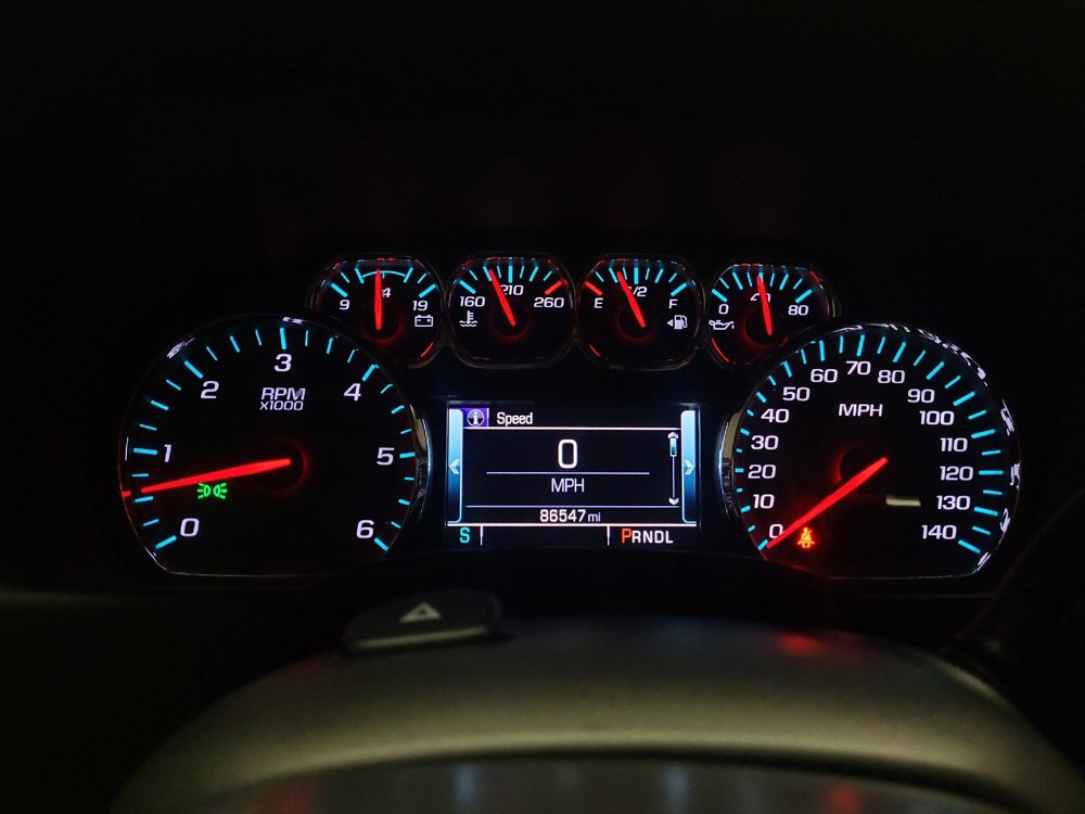 Used 2018 Chevrolet Suburban Premier RWD image 23