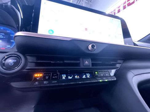 Used 2023 Toyota Crown XLE image 27