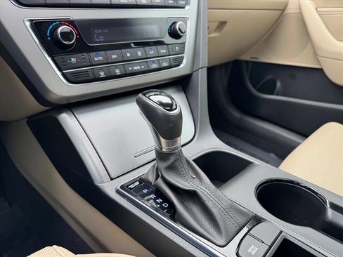 Used 2017 Hyundai Sonata Limited w/ Tech Package 03 FWD image 22