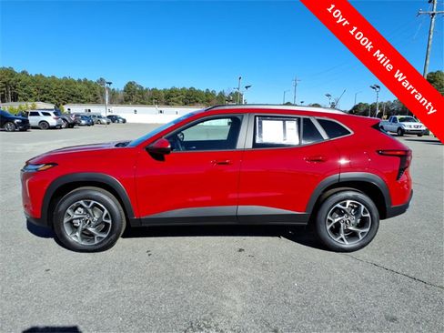 New 2026 Chevrolet Trax LT w/ Driver Confidence Package image 2