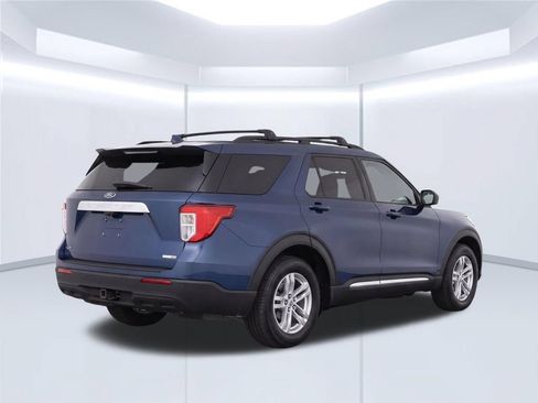 Used 2020 Ford Explorer XLT w/ Comfort Package AWD/4WD image 4