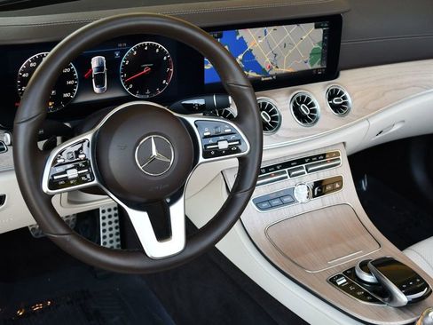 Used 2020 Mercedes-Benz E 450 4MATIC Cabriolet image 69