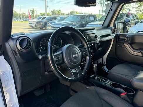 Used 2017 Jeep Wrangler Unlimited Sport w/ Quick Order Package 24S AWD/4WD image 11