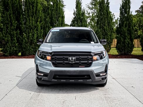 Used 2025 Honda Ridgeline Sport image 3