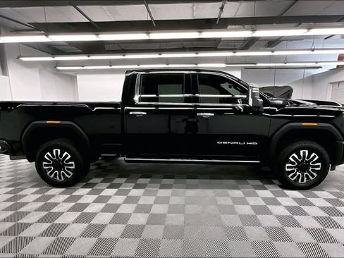 Used 2025 GMC Sierra 2500 Denali Ultimate AWD/4WD image 16