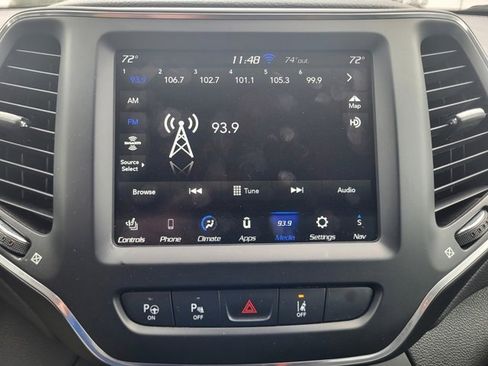 Used 2023 Jeep Cherokee Altitude Lux image 11