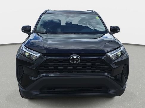 Used 2025 Toyota RAV4 XLE w/ Convenience Package FWD image 2
