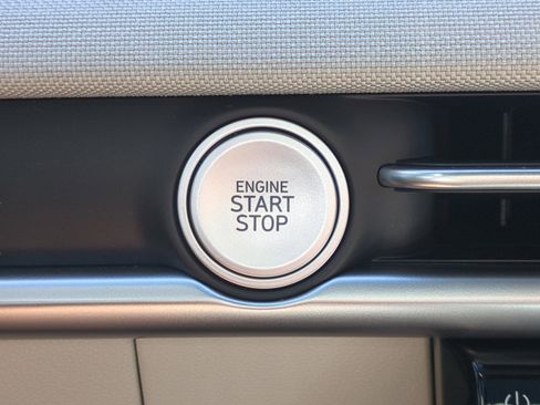 New 2026 Hyundai Tucson Limited image 39