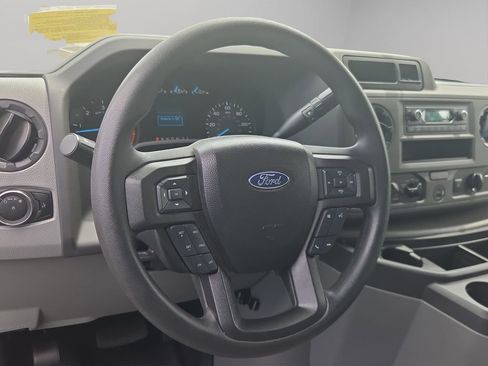 Used 2024 Ford E-450 and Econoline 450 Super Duty w/ Power Windows & Locks Group RWD image 10