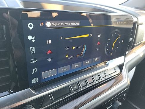 Used 2025 Chevrolet Silverado 2500 LT w/ Convenience Package image 15