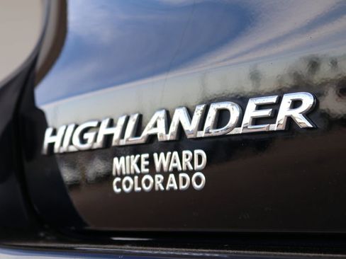 Used 2019 Toyota Highlander XLE image 29