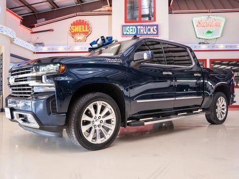 Used 2019 Chevrolet Silverado 1500 High Country image 2