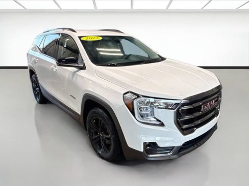 Used 2023 GMC Terrain AT4 w/ LPO, Floor Liner Package AWD/4WD image 4