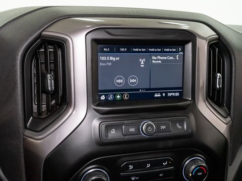 Used 2020 Chevrolet Silverado 1500 Custom w/ Custom Value Package image 17