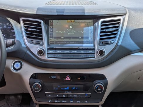 Used 2017 Hyundai Tucson Limited FWD image 19