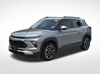 Used 2024 Chevrolet TrailBlazer LT w/ LT Cold Weather Package FWD video 2