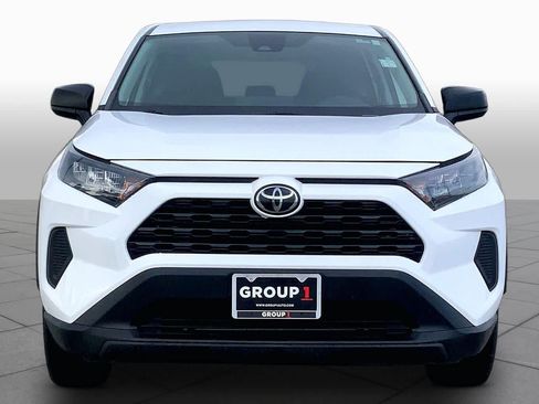 Used 2022 Toyota RAV4 LE FWD image 4