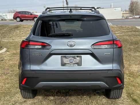 Used 2025 Toyota Corolla Cross XLE w/ Convenience Package image 8