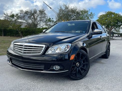 Used 2009 Mercedes-Benz C 300 Sedan image 3