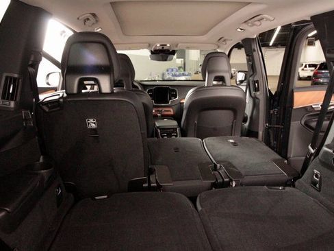 Used 2022 Volvo XC90 T6 Momentum w/ Advanced Package image 17