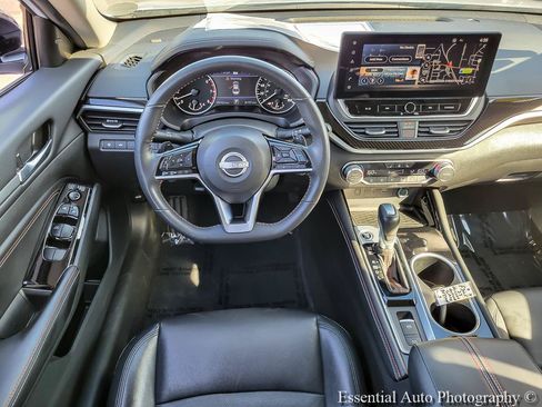 Used 2023 Nissan Altima 2.0 SR FWD image 14