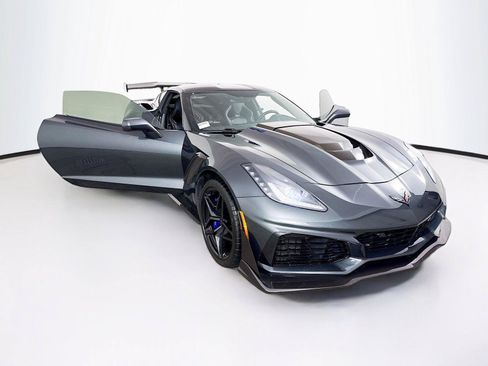 Used 2019 Chevrolet Corvette ZR1 RWD image 33